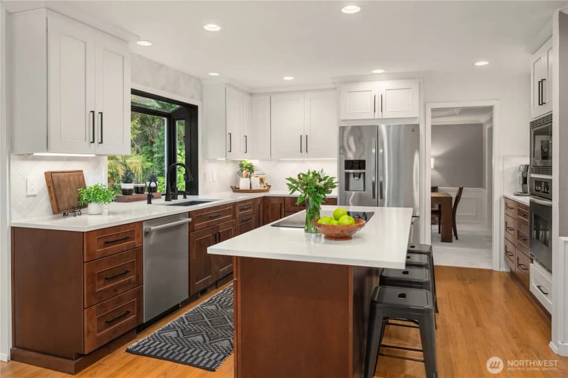 Property photo for 24520 Ne 11th Place, Sammamish photo 6