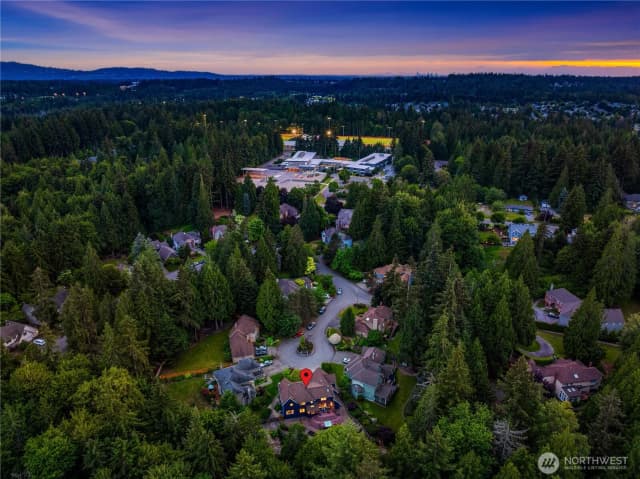 Property photo for 24520 Ne 11th Place, Sammamish photo 2