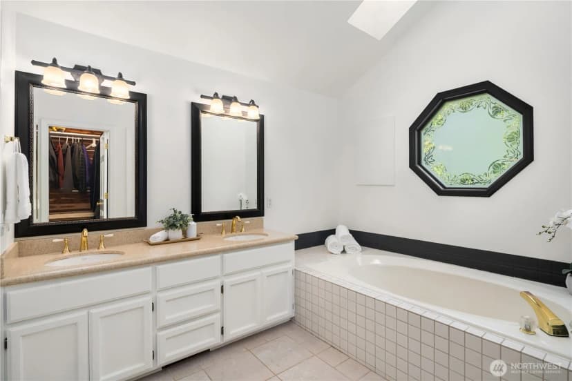 Property photo for 24520 Ne 11th Place, Sammamish photo 24