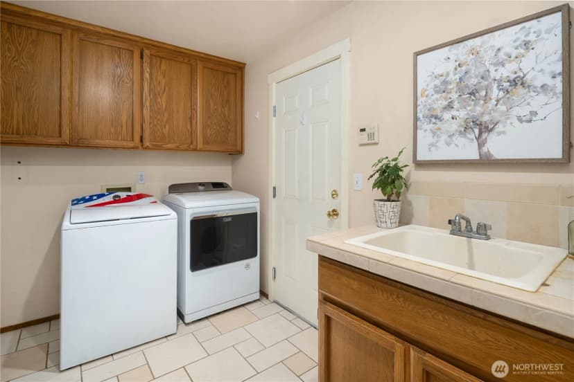 Property photo for 24520 Ne 11th Place, Sammamish photo 22
