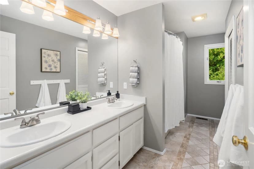 Property photo for 24520 Ne 11th Place, Sammamish photo 29