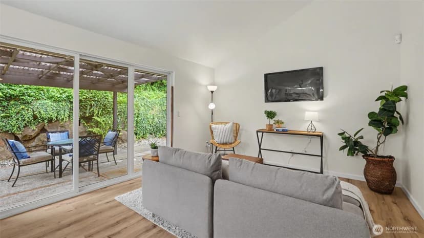 Property photo for 15041 Se Fairwood Boulevard, Renton photo 14