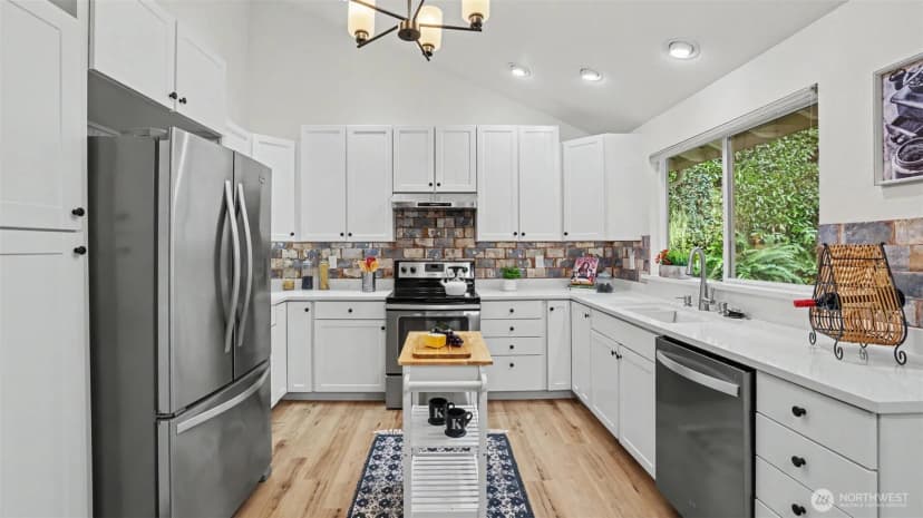 Property photo for 15041 Se Fairwood Boulevard, Renton photo 11