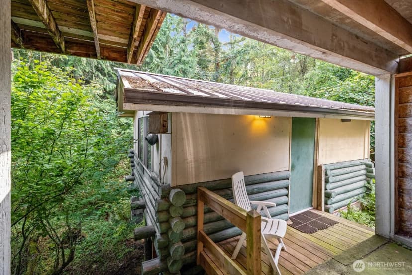 Property photo for 43103 Hilligoss Lane E, Eatonville photo 28