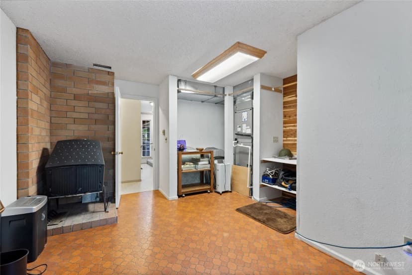 Property photo for 43103 Hilligoss Lane E, Eatonville photo 18
