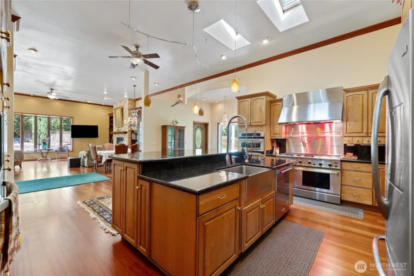 Property photo for 43103 Hilligoss Lane E, Eatonville photo 6