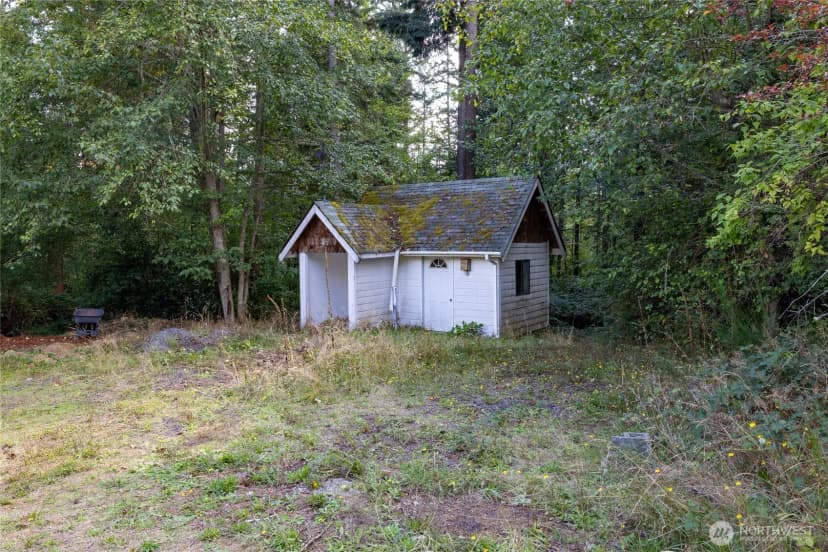 Property photo for 43103 Hilligoss Lane E, Eatonville photo 33