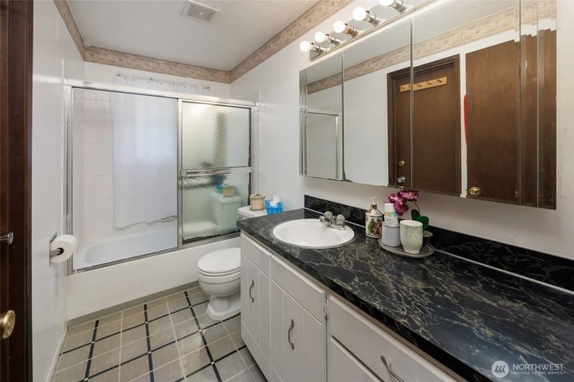 Property photo for 8926 Emerson Place, Everett photo 9