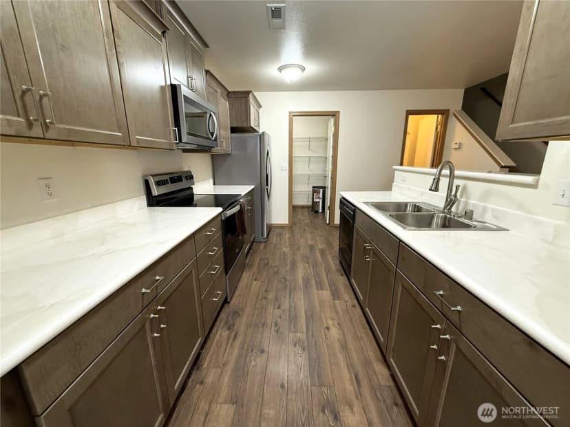 Property photo for 4218 Wonderwood Lane Se, Lacey photo 4