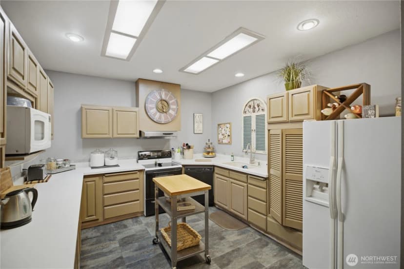 Property photo for 415 118th Avenue E, Edgewood photo 16