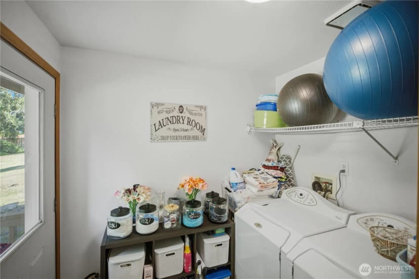 Property photo for 415 118th Avenue E, Edgewood photo 37