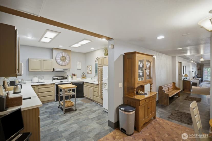 Property photo for 415 118th Avenue E, Edgewood photo 15