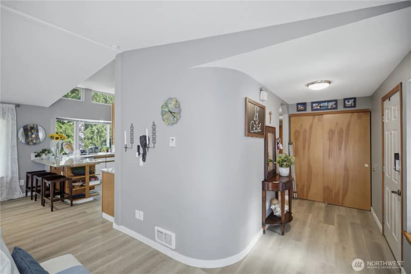 Property photo for 415 118th Avenue E, Edgewood photo 24