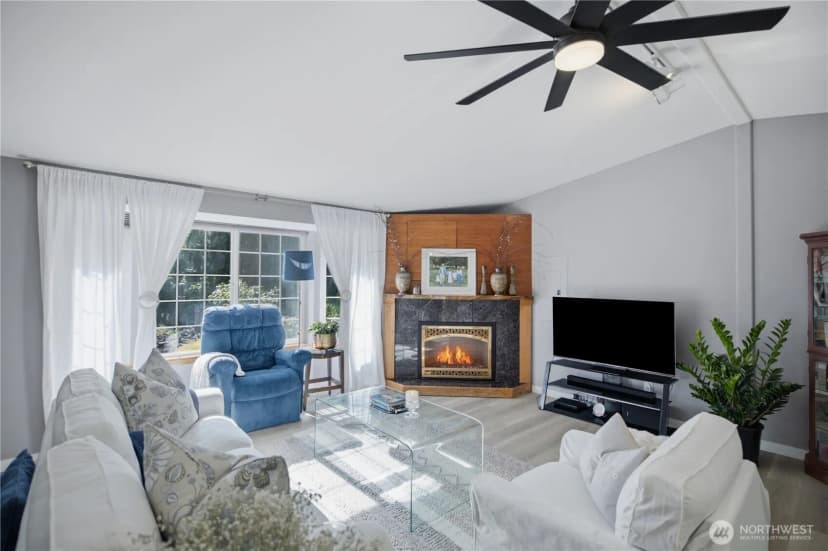 Property photo for 415 118th Avenue E, Edgewood photo 28