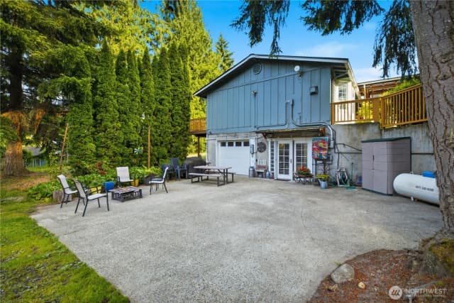 Property photo for 415 118th Avenue E, Edgewood photo 3