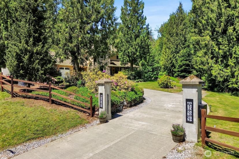 Property photo for 4921 Zander Drive, Bellingham photo 2