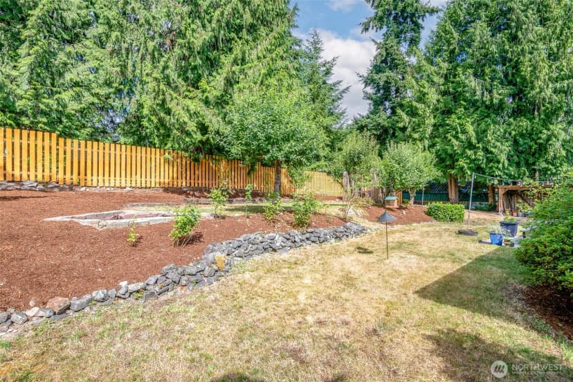 Property photo for 424 119th Avenue E, Edgewood photo 27