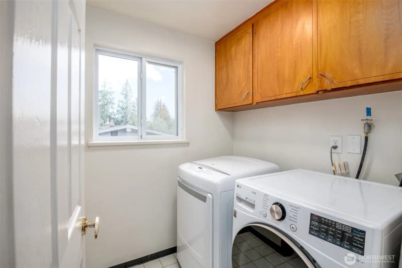 Property photo for 424 119th Avenue E, Edgewood photo 13