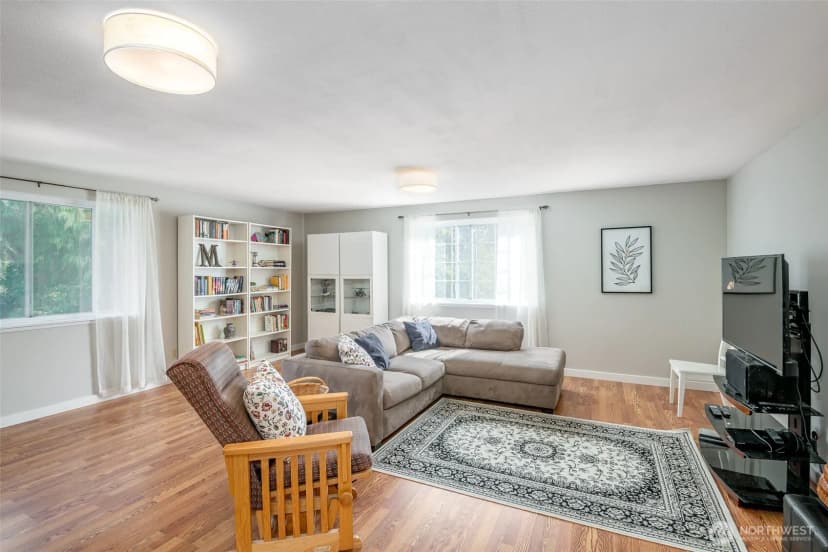 Property photo for 424 119th Avenue E, Edgewood photo 20