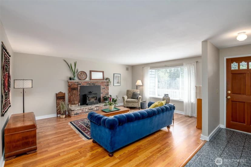 Property photo for 424 119th Avenue E, Edgewood photo 4