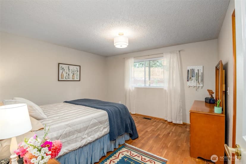 Property photo for 424 119th Avenue E, Edgewood photo 15