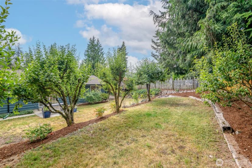 Property photo for 424 119th Avenue E, Edgewood photo 28