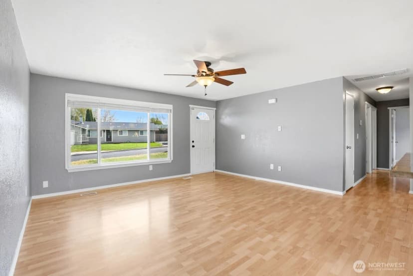 Property photo for 207 Palmer Drive, Selah photo 6