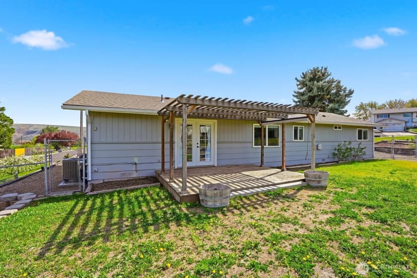Property photo for 207 Palmer Drive, Selah photo 24