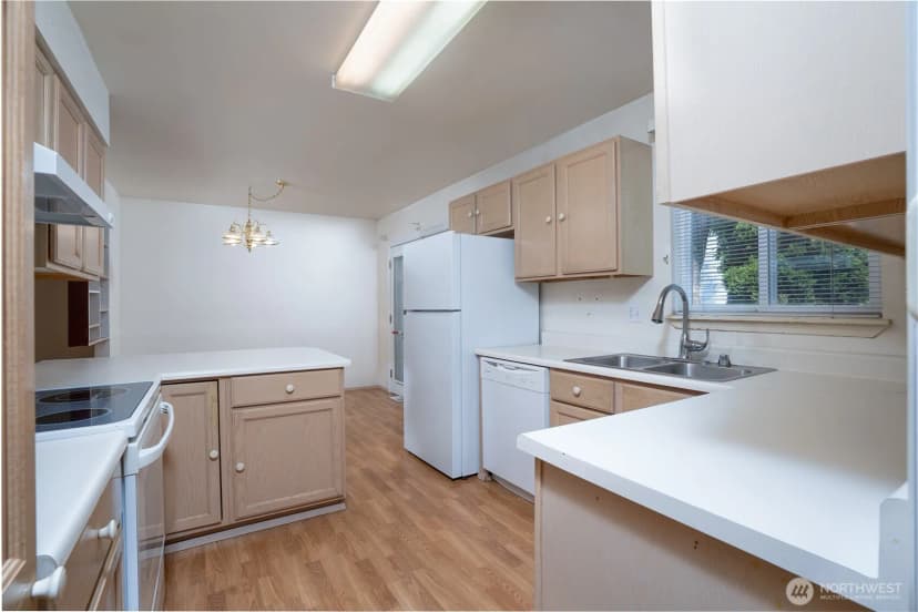 Property photo for 5209 79th Street Sw, Lakewood photo 11