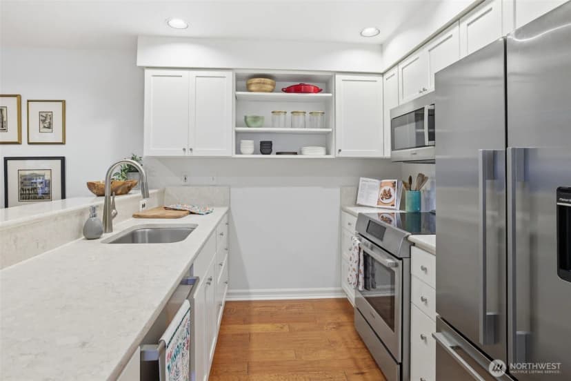 Property photo for 215 20th Avenue E #105, Seattle photo 7