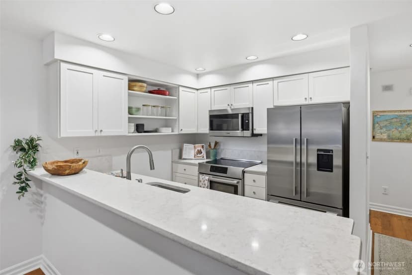 Property photo for 215 20th Avenue E #105, Seattle photo 6