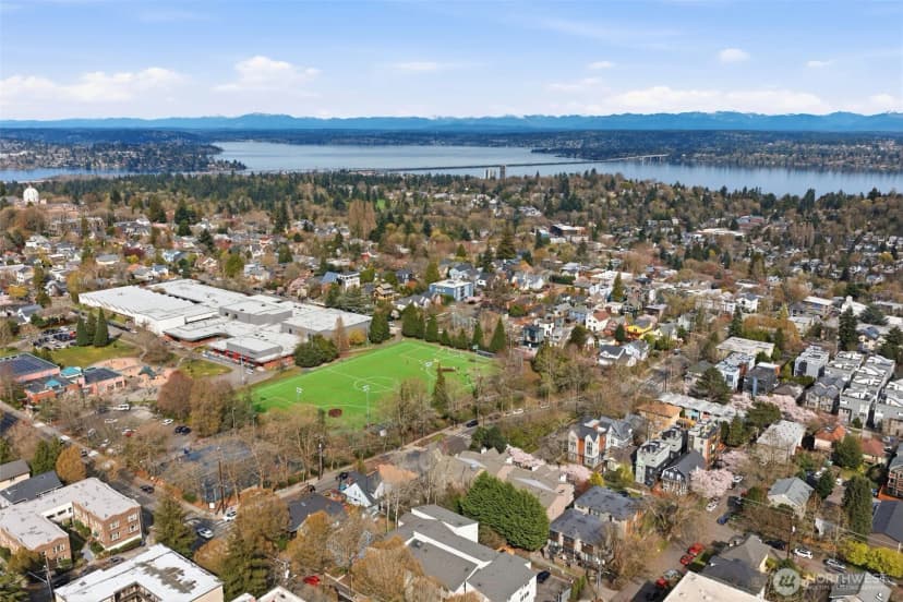 Property photo for 215 20th Avenue E #105, Seattle photo 39