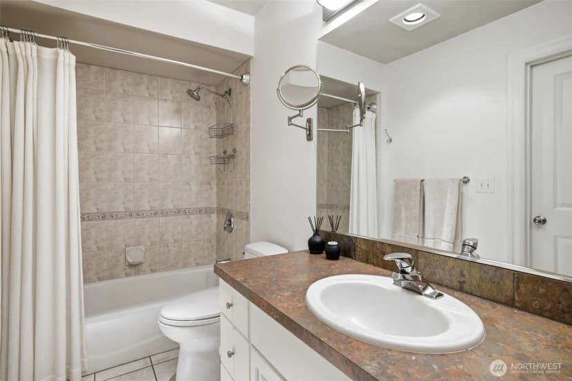 Property photo for 215 20th Avenue E #105, Seattle photo 21