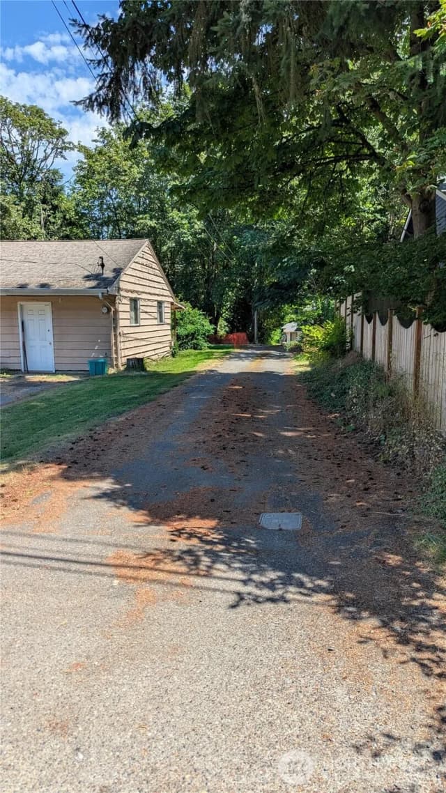 Property photo for 14834 75th Avenue Ne, Kenmore photo 5