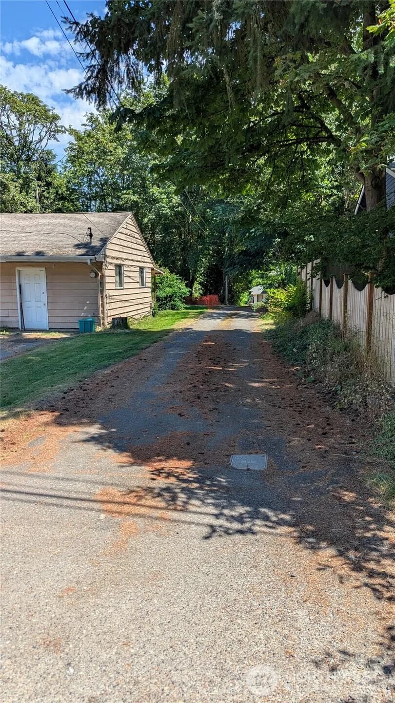 Property photo for 14834 75th Avenue Ne, Kenmore photo 5