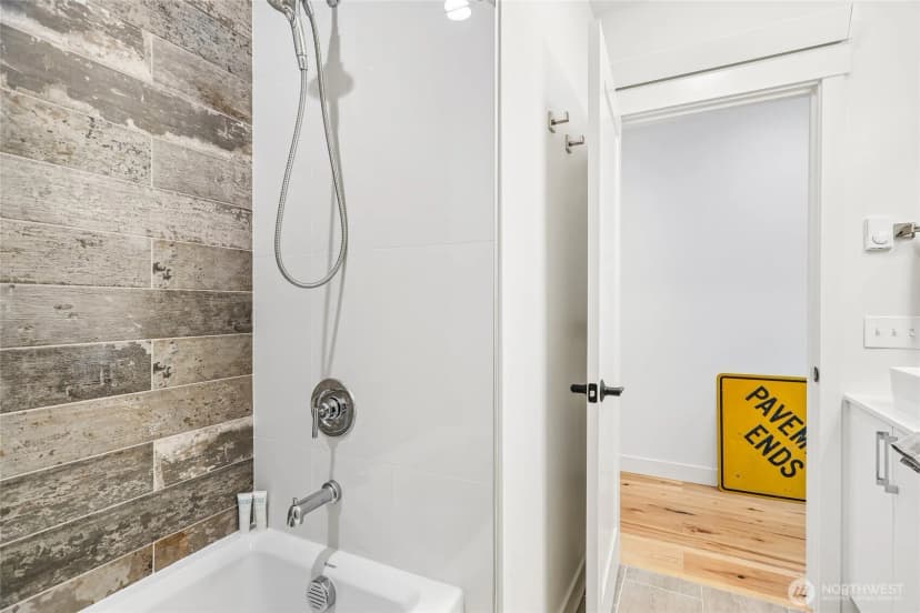 Property photo for 1770 C 14th Avenue S, Seattle photo 8