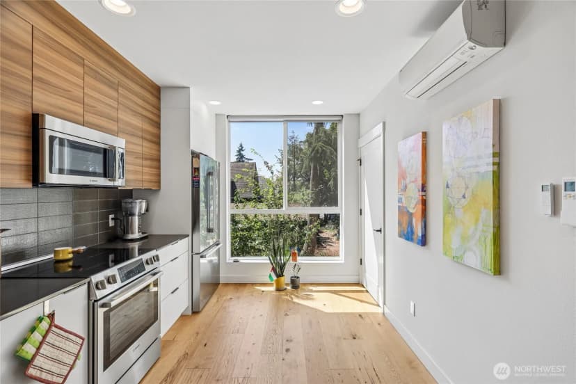 Property photo for 1770 C 14th Avenue S, Seattle photo 12