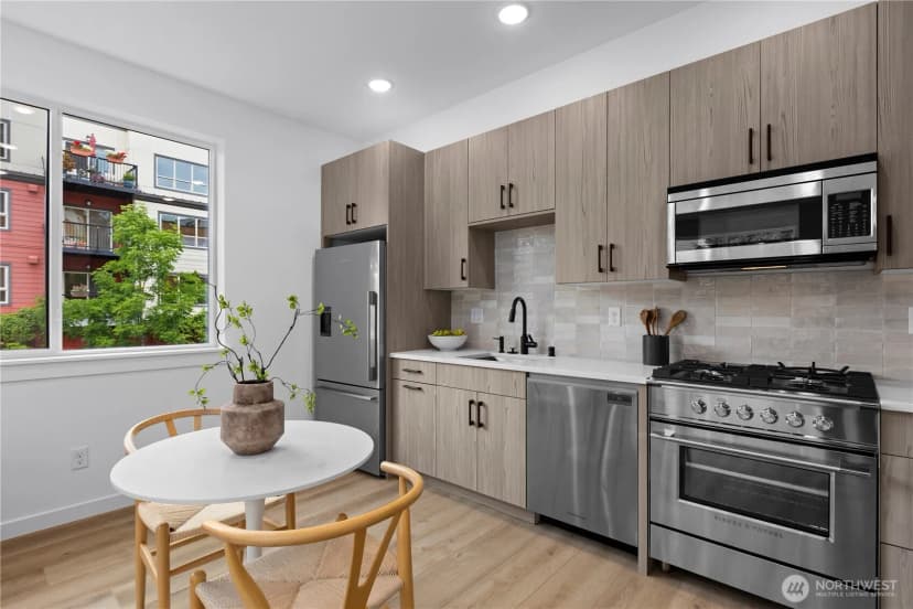 Property photo for 6544 A Latona Avenue Ne, Seattle photo 7