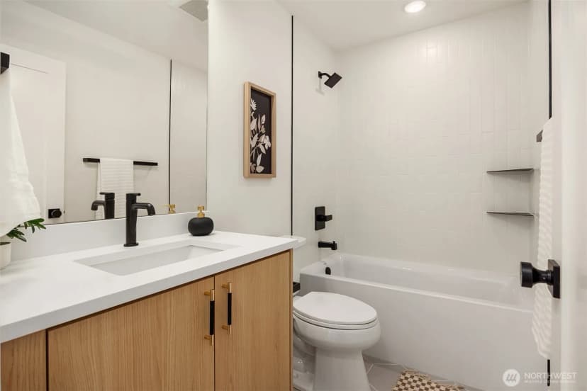 Property photo for 1502 N 100th Street, Seattle photo 10