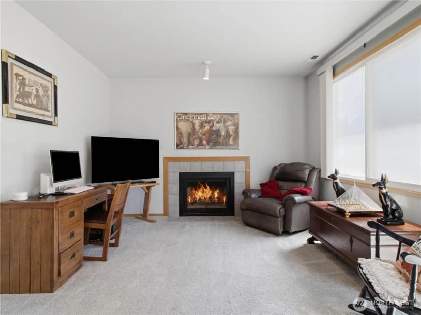 Property photo for 1239 S 236th Place, Des Moines photo 19