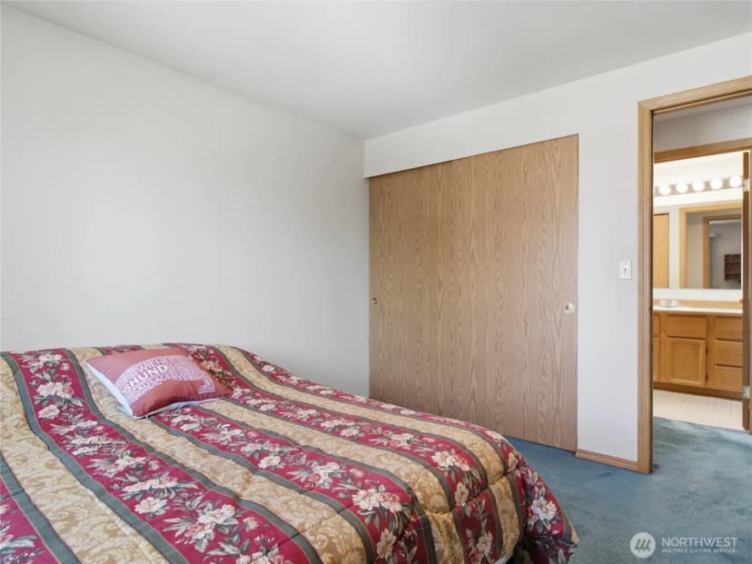 Property photo for 1239 S 236th Place, Des Moines photo 31