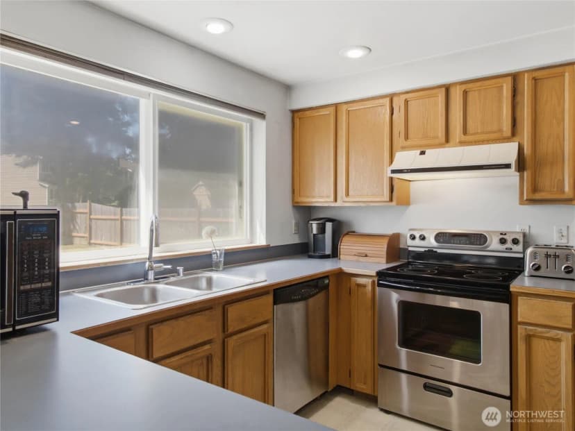 Property photo for 1239 S 236th Place, Des Moines photo 13