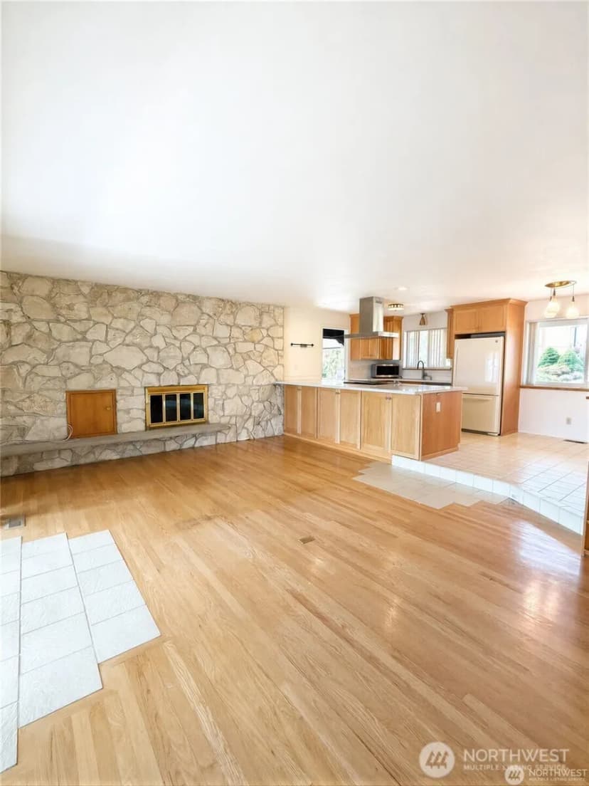 Property photo for 2305 126th Avenue Ct E, Edgewood photo 3
