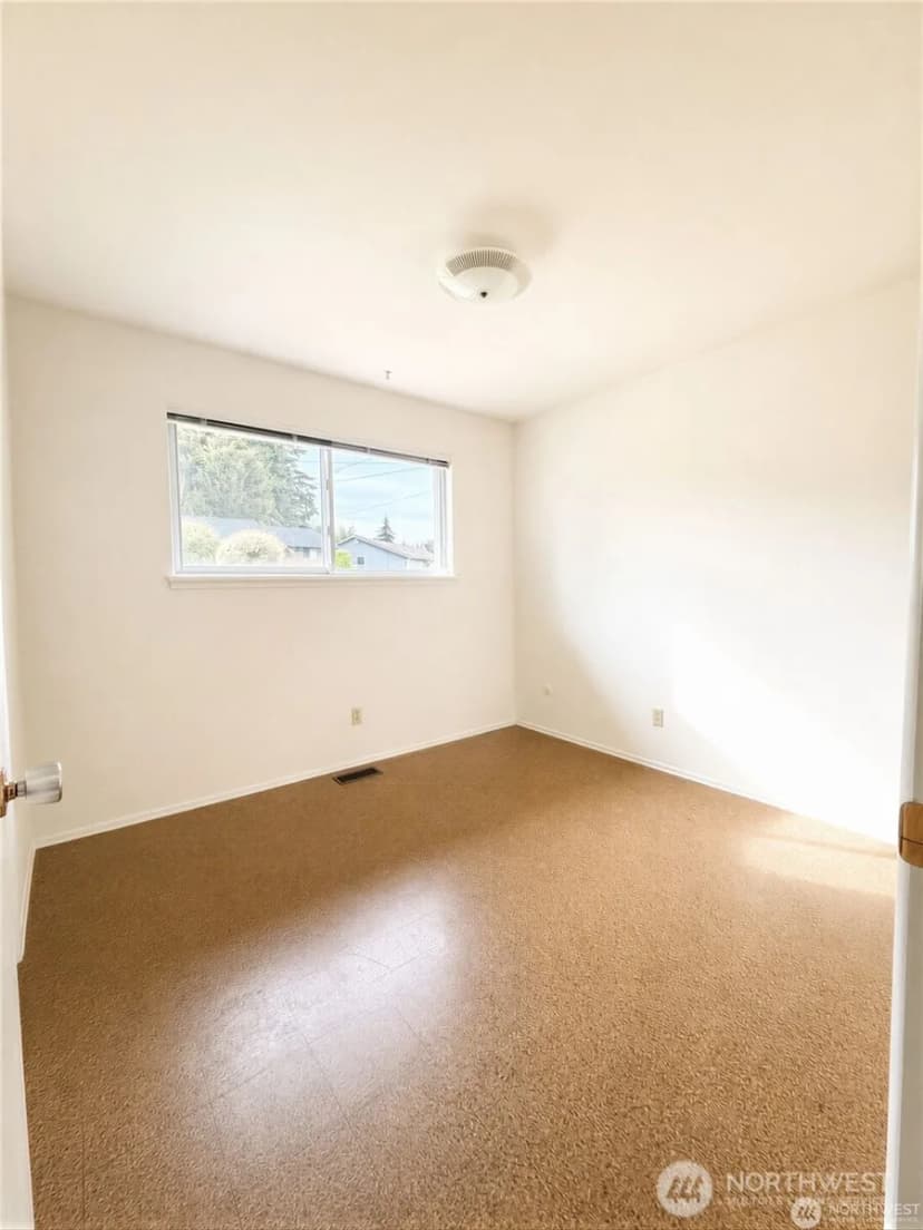 Property photo for 2305 126th Avenue Ct E, Edgewood photo 9