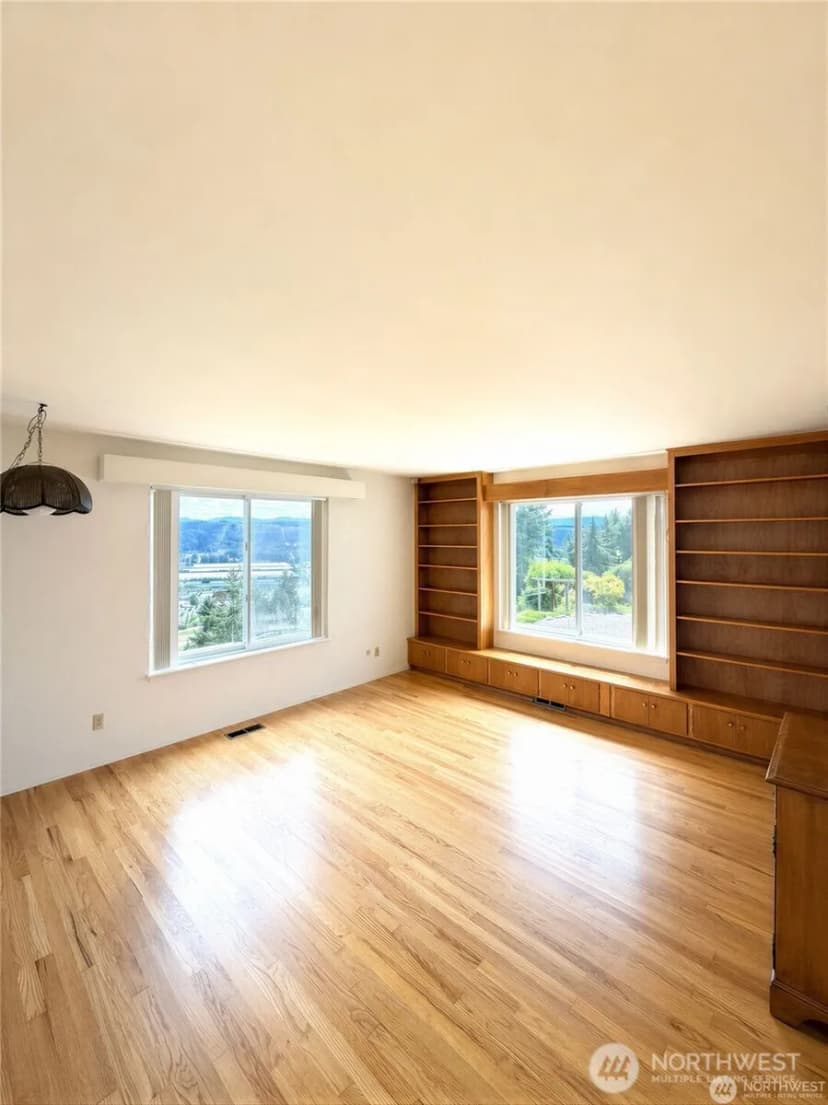 Property photo for 2305 126th Avenue Ct E, Edgewood photo 10