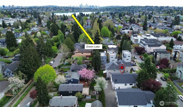 Property photo for 8848 Interlake Avenue N, Seattle photo 2