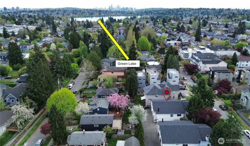 Property photo for 8848 Interlake Avenue N, Seattle photo 2