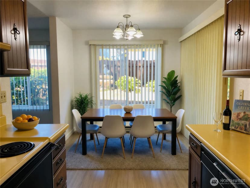 Property photo for 8848 Interlake Avenue N, Seattle photo 5