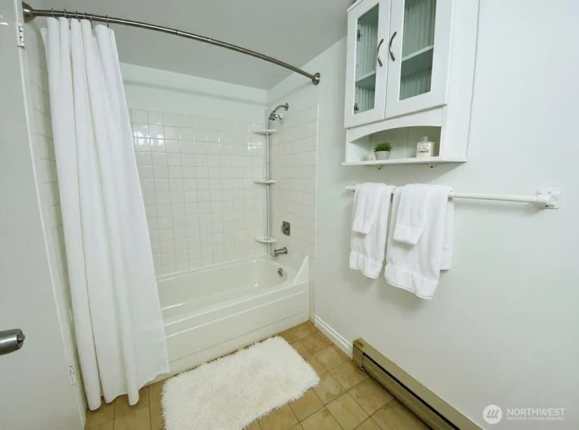 Property photo for 8848 Interlake Avenue N, Seattle photo 10
