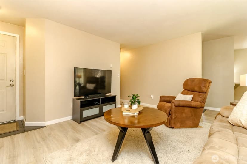 Property photo for 949 Aberdeen Avenue Ne #c107, Renton photo 8